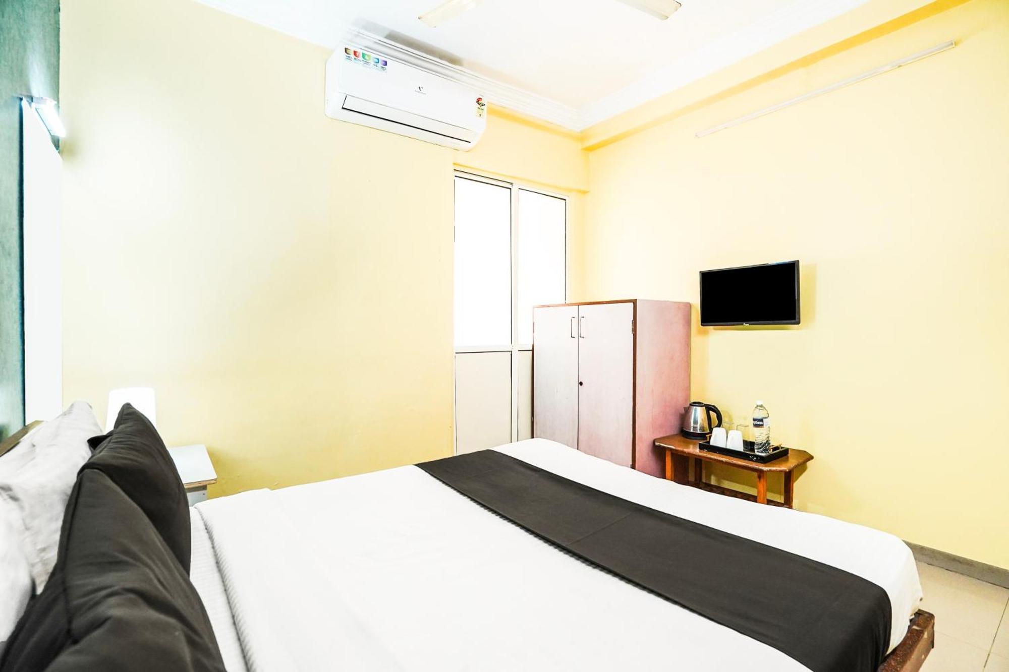Hotel O Vibrant Residency Ahmedabad Exterior foto